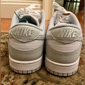 Gray women’s nike dunks